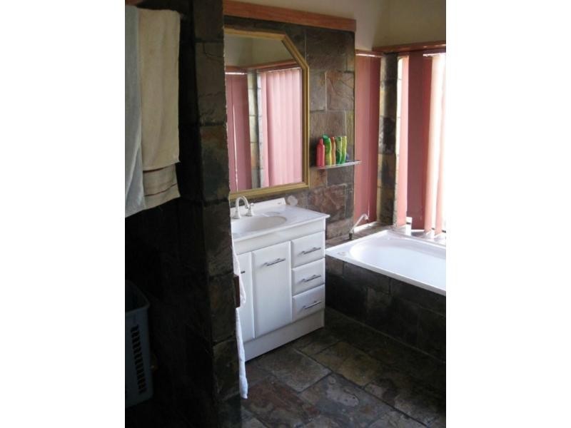 5 Belmont Crescent, Maitland SA 5573