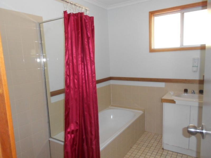 15 Mirra Street, Roxby Downs SA 5725