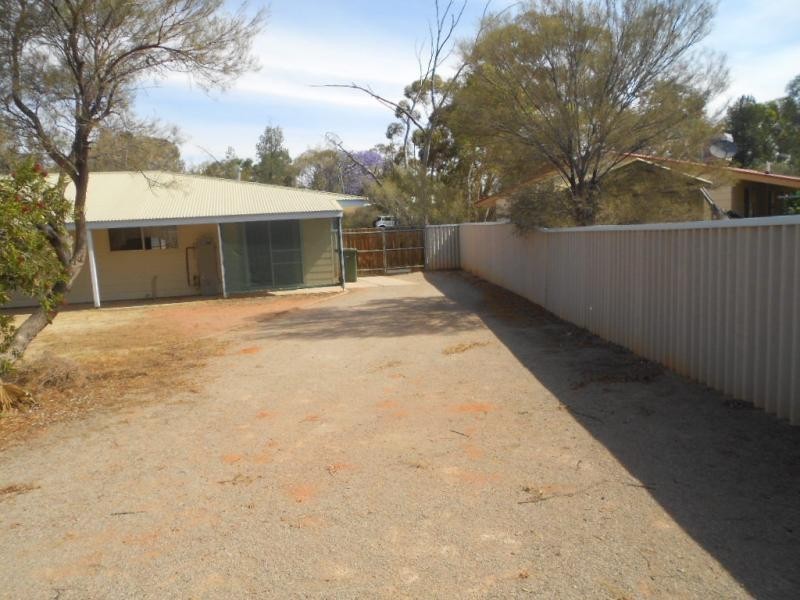 15 Mirra Street, Roxby Downs SA 5725