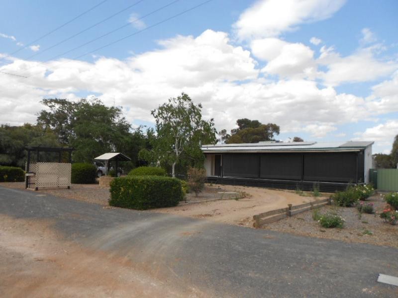 56 West Terrace, Laura SA 5480