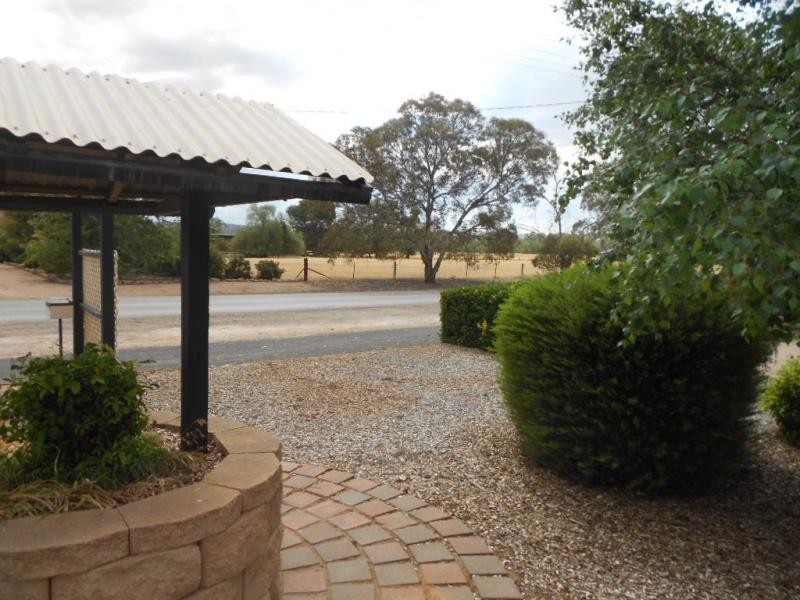 56 West Terrace, Laura SA 5480