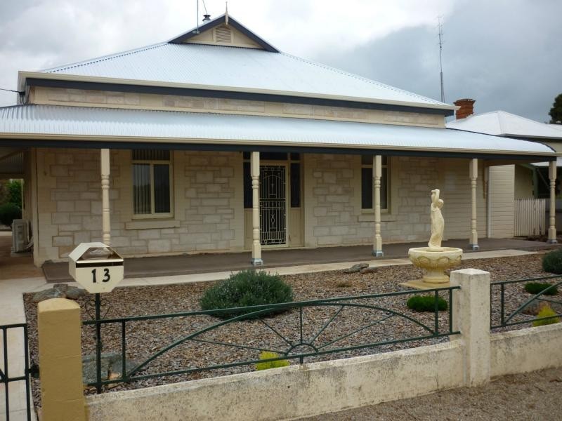 13 King Edward Terrace, Jamestown SA 5491