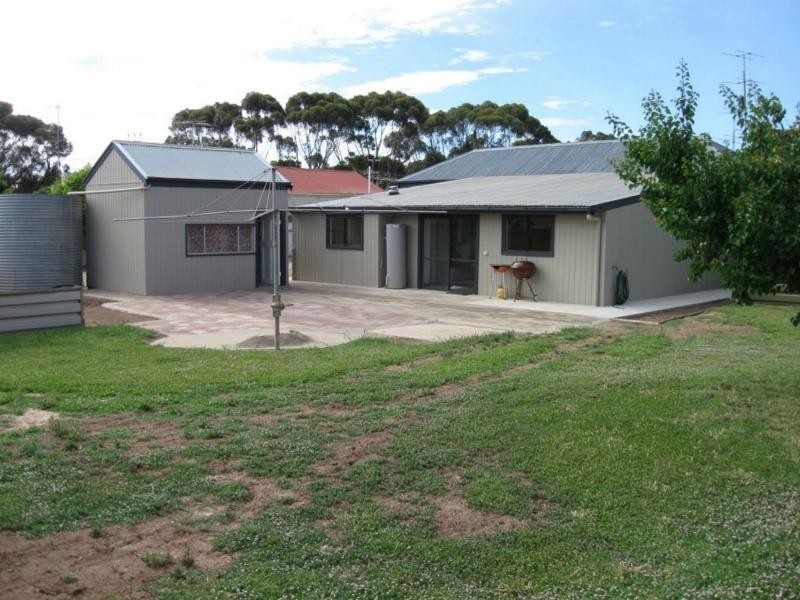 28-30 Samuel Street, Maitland SA 5573