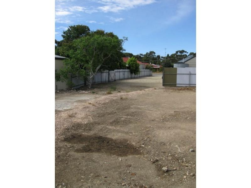 28-30 Samuel Street, Maitland SA 5573