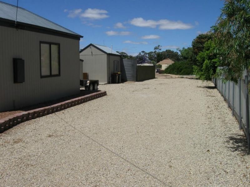 28-30 Samuel Street, Maitland SA 5573