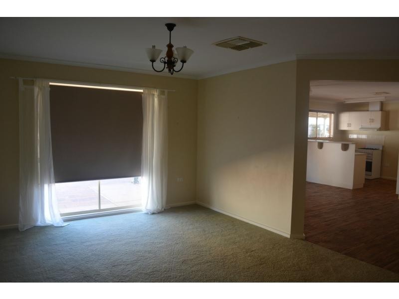 80 Stuart road, Roxby Downs SA 5725