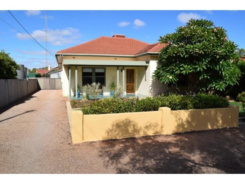 4 Eyre Road, Crystal Brook SA 5523