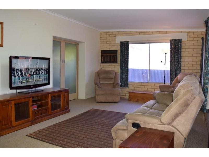 4 Eyre Road, Crystal Brook SA 5523