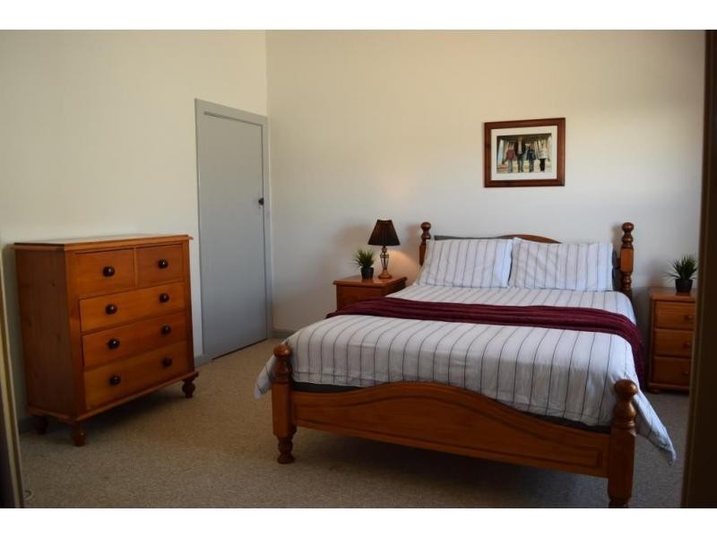 4 Eyre Road, Crystal Brook SA 5523