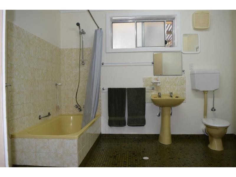 4 Eyre Road, Crystal Brook SA 5523