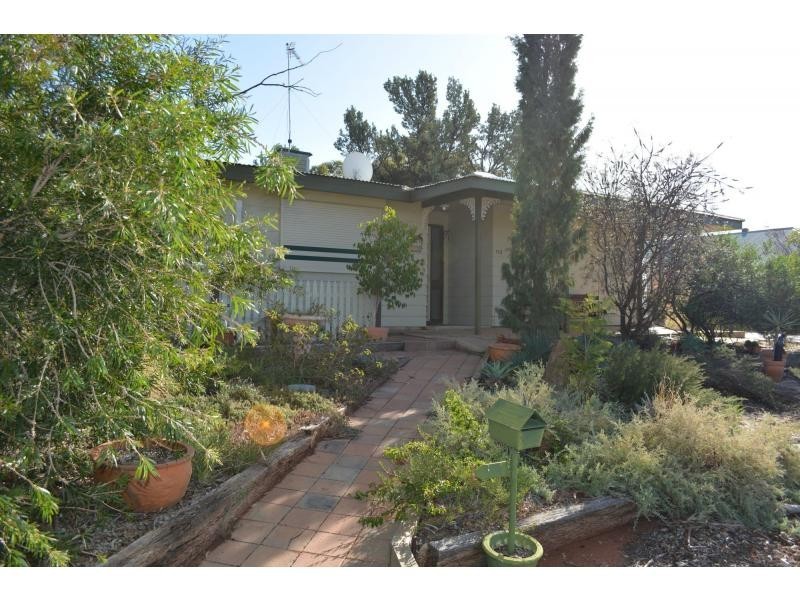 113 STUART Road, Roxby Downs SA 5725