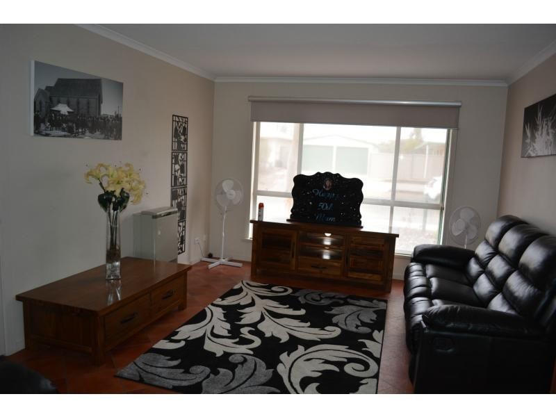 17 FINNISS STREET, Roxby Downs SA 5725