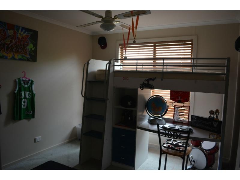 17 FINNISS STREET, Roxby Downs SA 5725