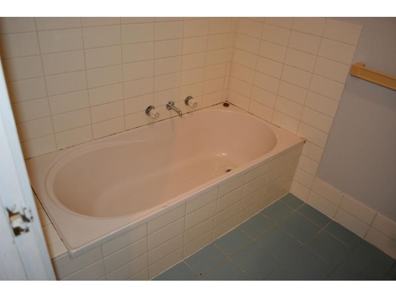 17 FINNISS STREET, Roxby Downs SA 5725