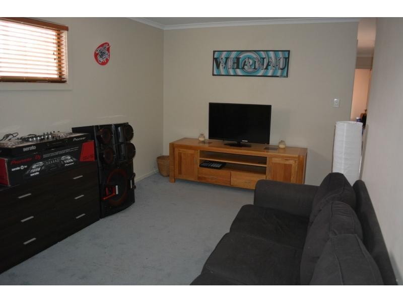 17 FINNISS STREET, Roxby Downs SA 5725