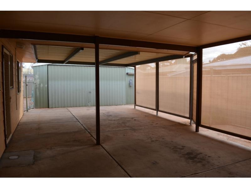 4 Wirrda Street, Roxby Downs SA 5725