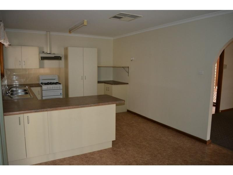 4 Wirrda Street, Roxby Downs SA 5725