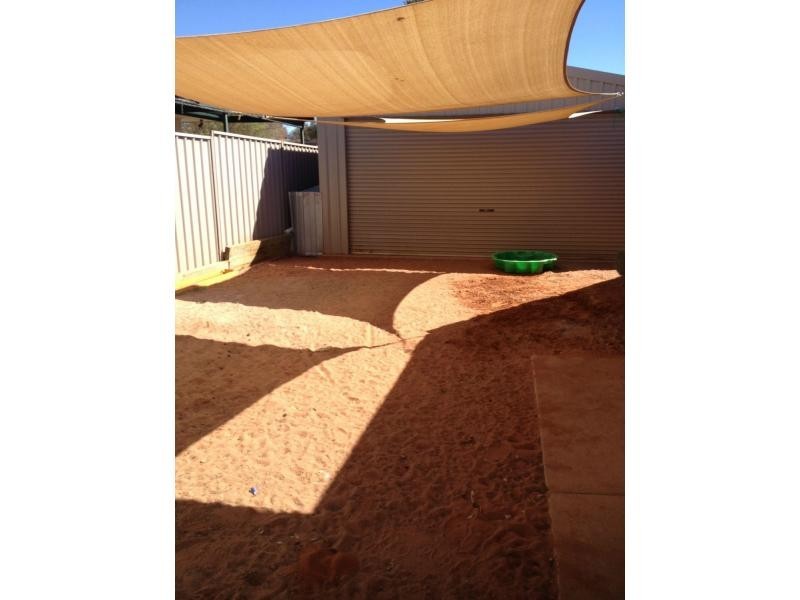 11 Wilaroo Street, Roxby Downs SA 5725