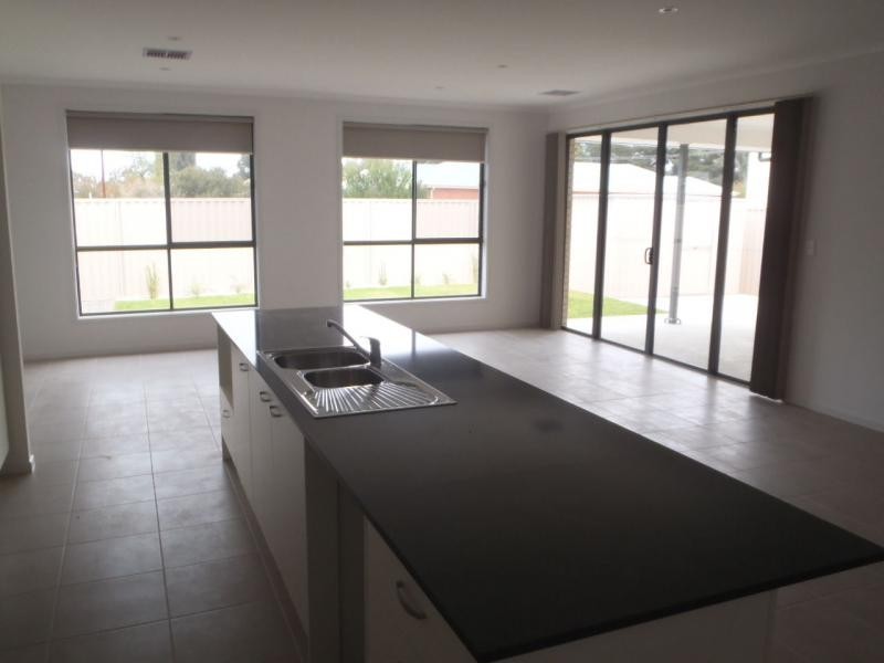 1 Boston Close, Jamestown SA 5491