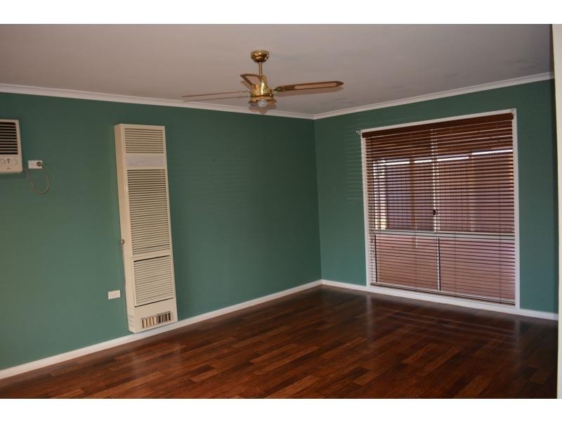 1 Grevillea Close, Roxby Downs SA 5725