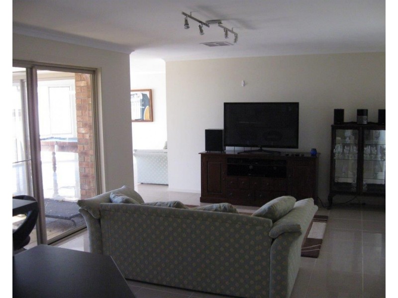 1 Hillview Crescent, Maitland SA 5573