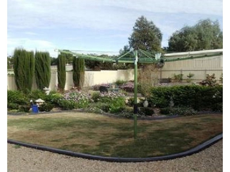 1 Hillview Crescent, Maitland SA 5573