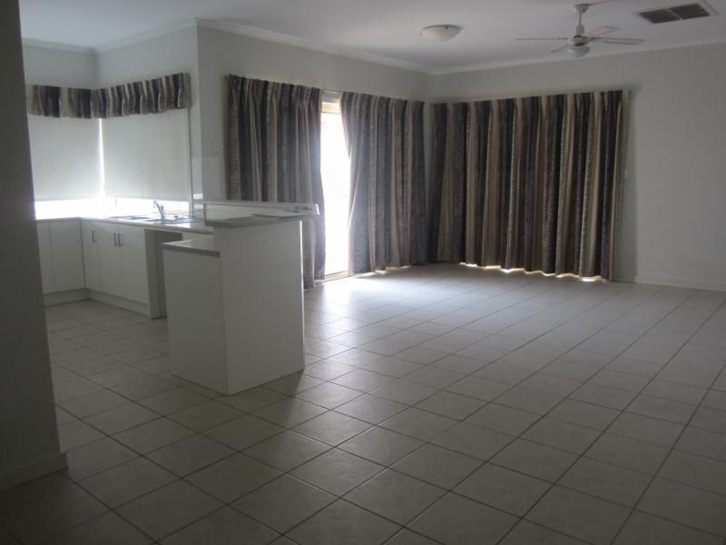 16 Swainsona Street, Roxby Downs SA 5725