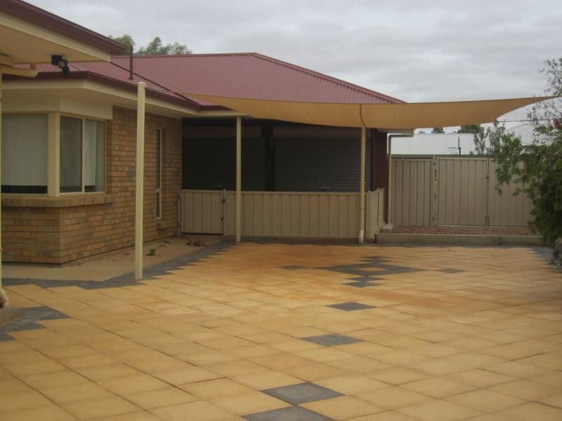 16 Swainsona Street, Roxby Downs SA 5725