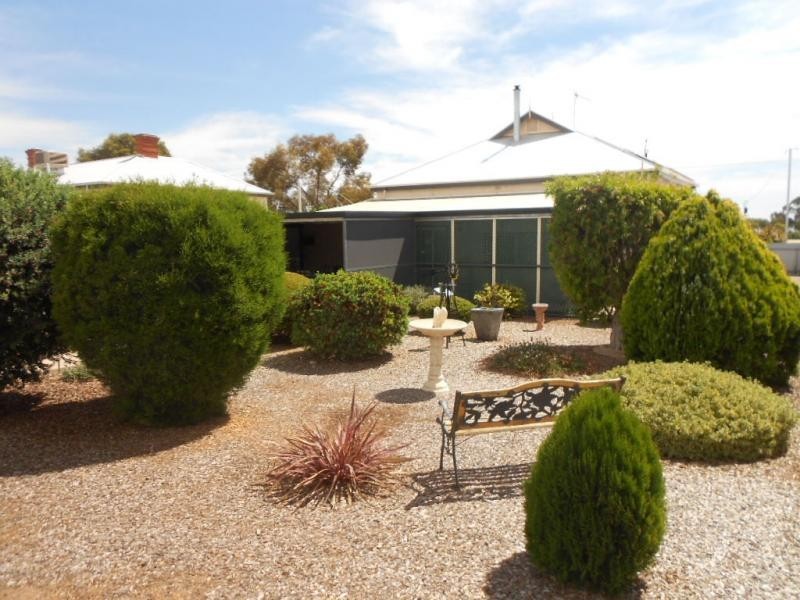 13 King Edward Terrace, Jamestown SA 5491