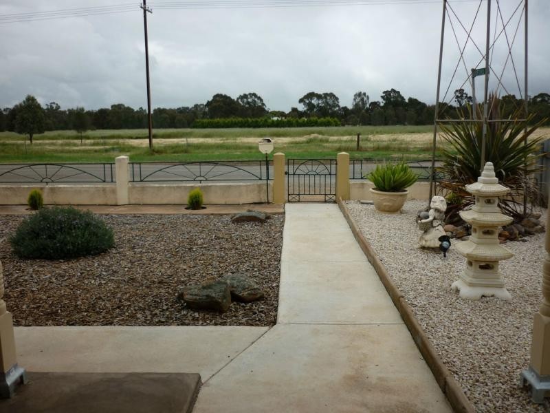 13 King Edward Terrace, Jamestown SA 5491