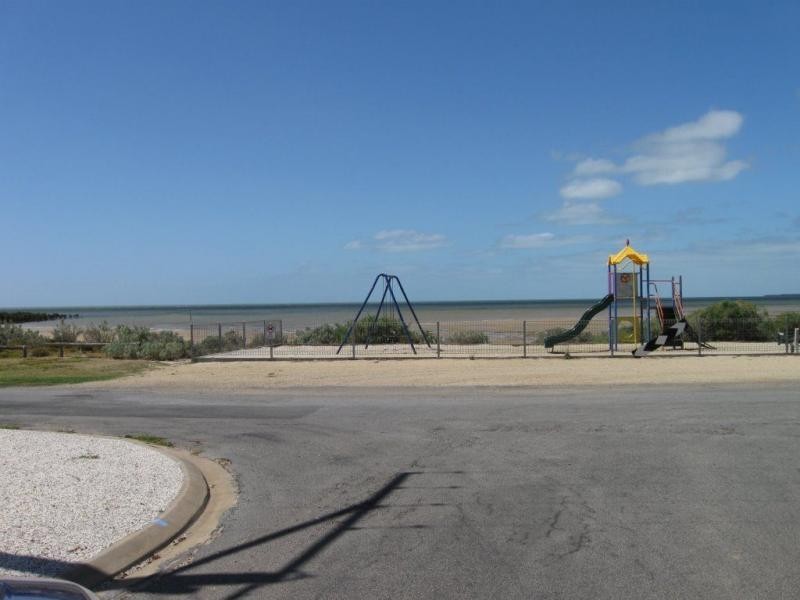 1 Cooper Street, Port Clinton SA 5570