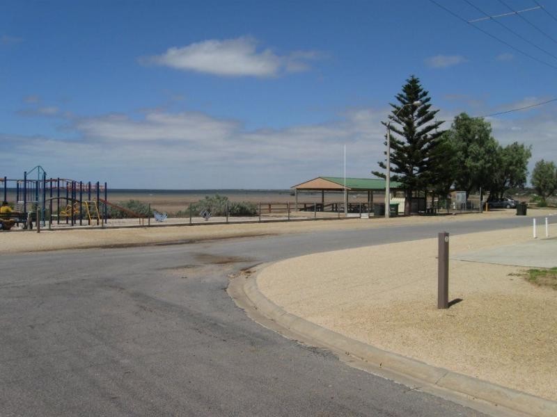 1 Cooper Street, Port Clinton SA 5570