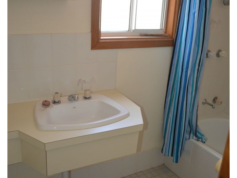 92a Axehead Road, Roxby Downs SA 5725