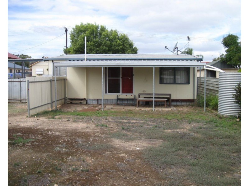 32 Caroline Street, Maitland SA 5573