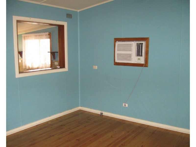 32 Caroline Street, Maitland SA 5573