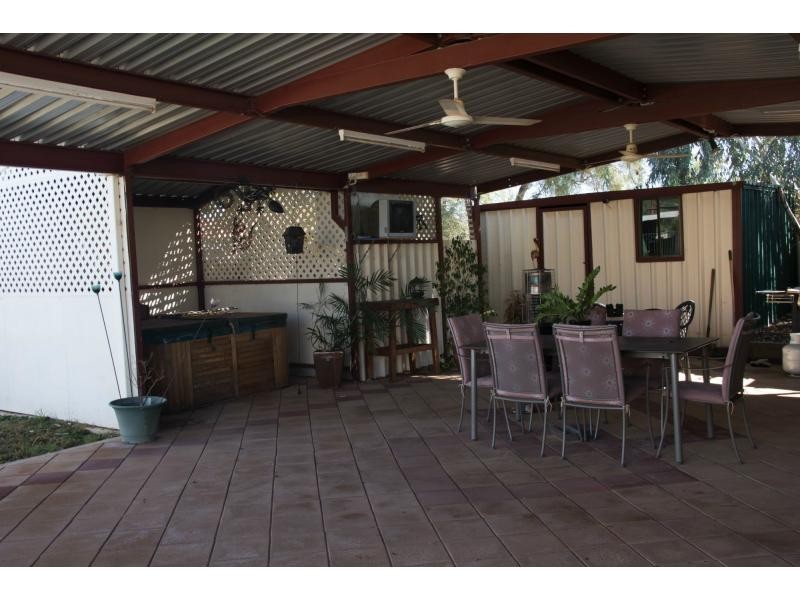 16 Wangianna Street, Roxby Downs SA 5725