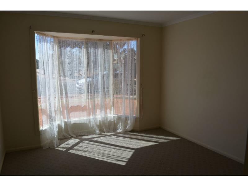 32 Maireana Circuit, Roxby Downs SA 5725