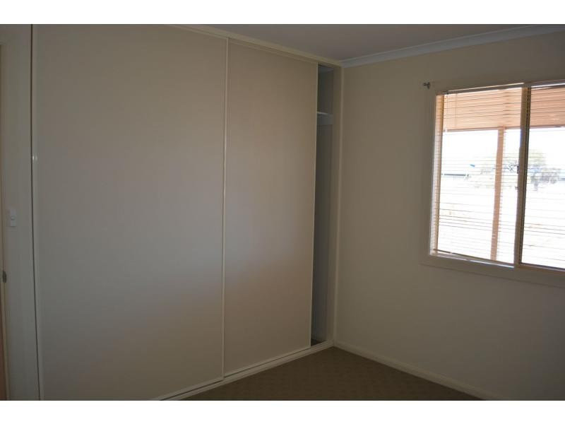 32 Maireana Circuit, Roxby Downs SA 5725