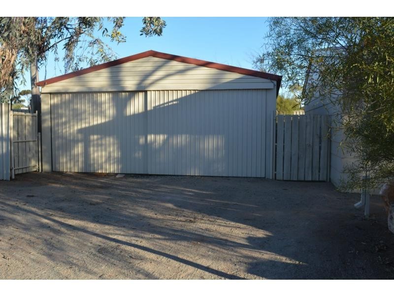 18 Alberrie Street, Roxby Downs SA 5725