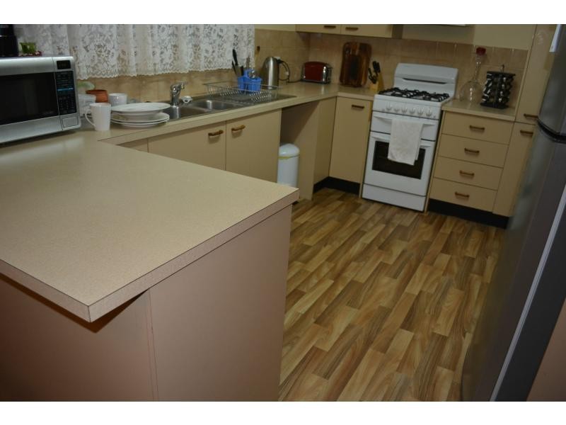 13b Kennebery Crescent, Roxby Downs SA 5725