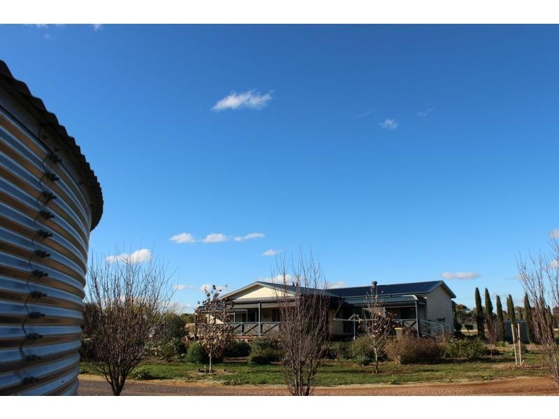 1 Stock Route Road, Laura SA 5480