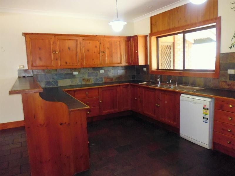 11 Hobbs Road, Port Broughton SA 5522