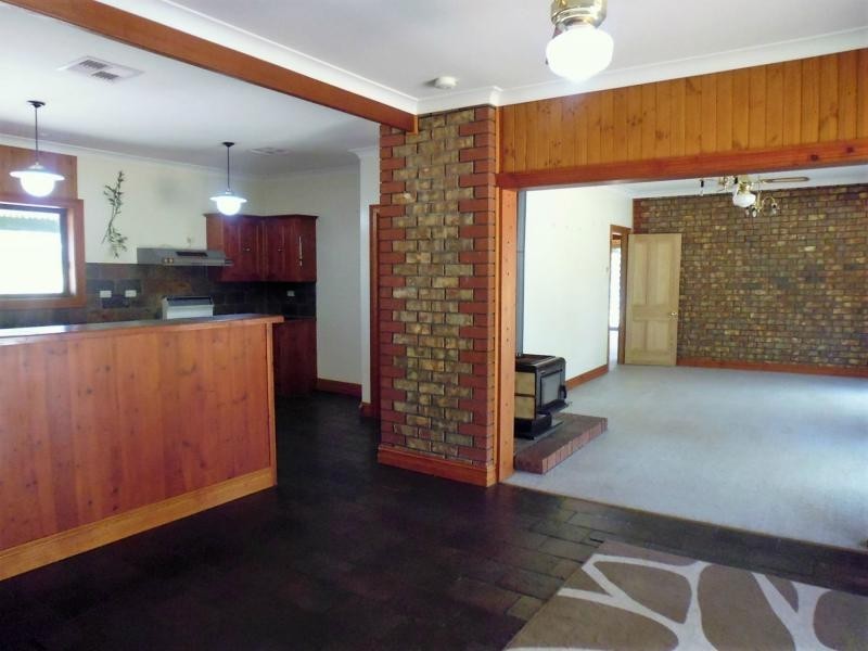 11 Hobbs Road, Port Broughton SA 5522