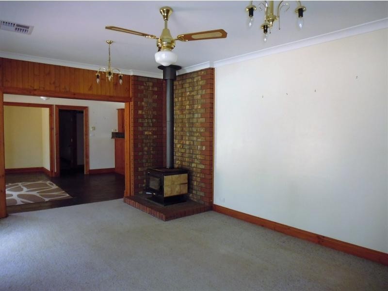 11 Hobbs Road, Port Broughton SA 5522