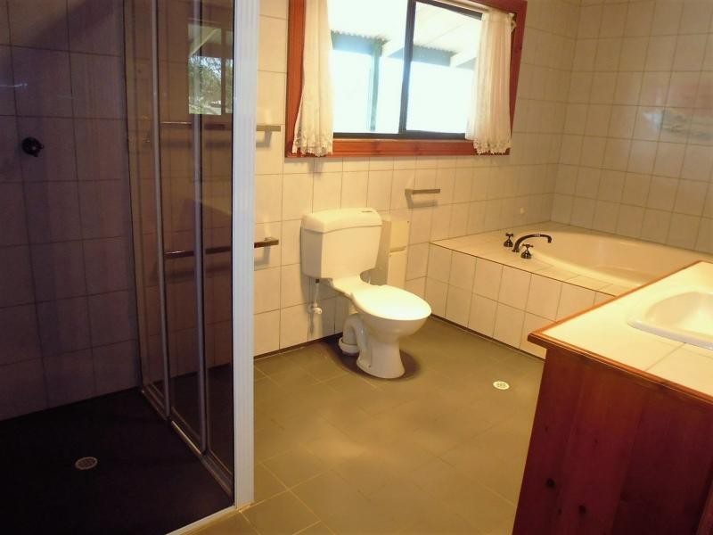 11 Hobbs Road, Port Broughton SA 5522