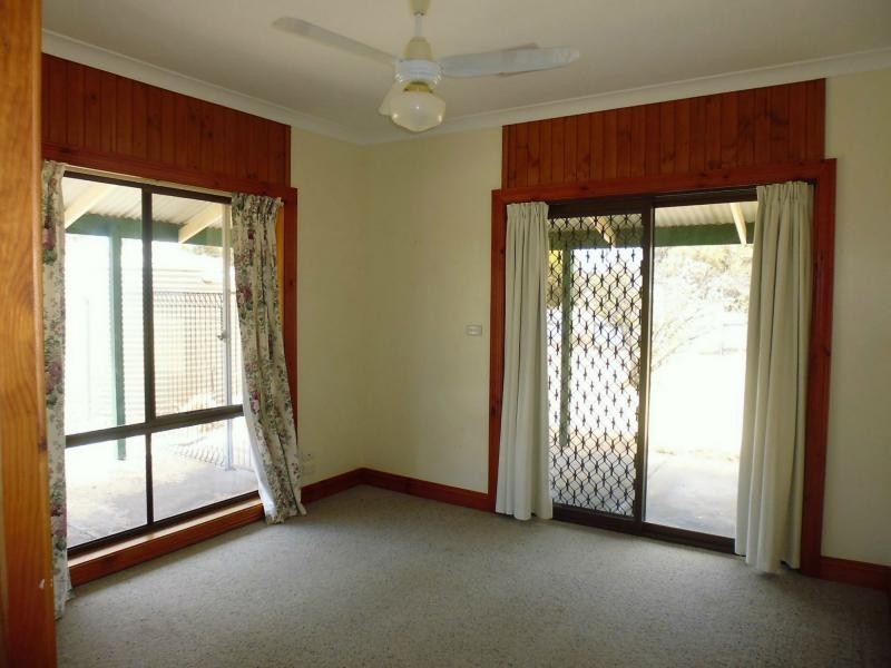 11 Hobbs Road, Port Broughton SA 5522