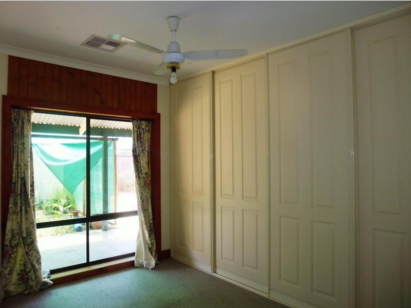 11 Hobbs Road, Port Broughton SA 5522