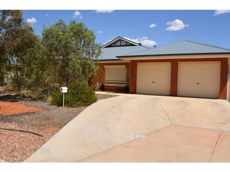 26 Swainsona Street, Roxby Downs SA 5725