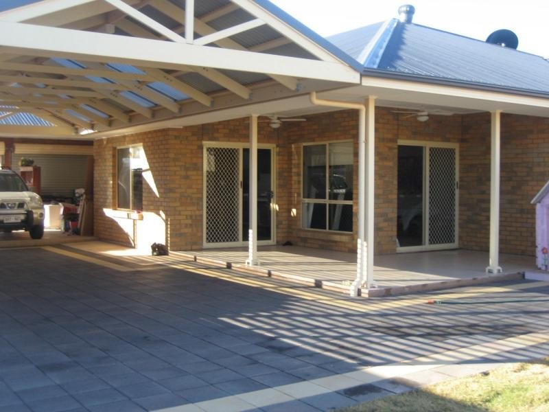 26 Swainsona Street, Roxby Downs SA 5725