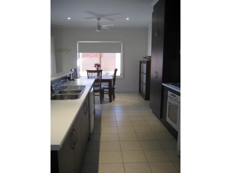 26 Swainsona Street, Roxby Downs SA 5725